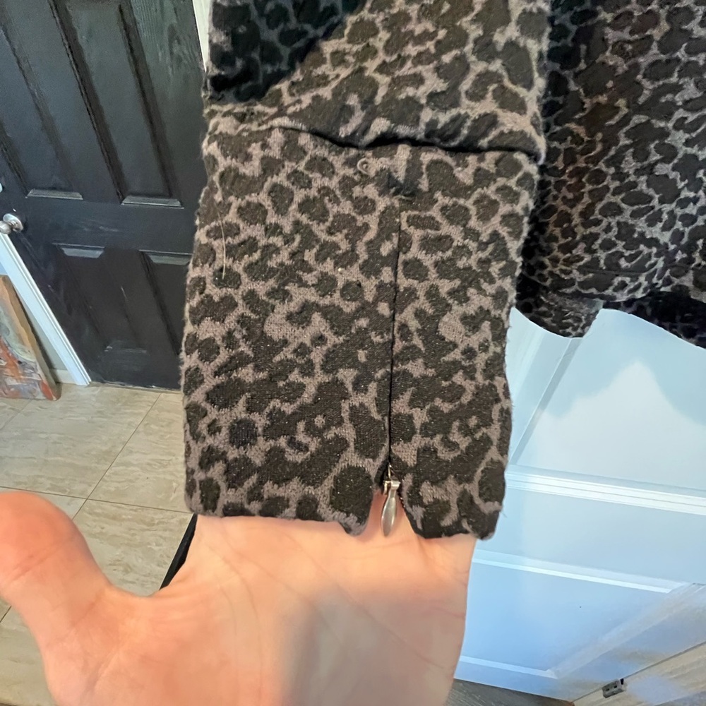 Lucy Pullover - Large - image 3